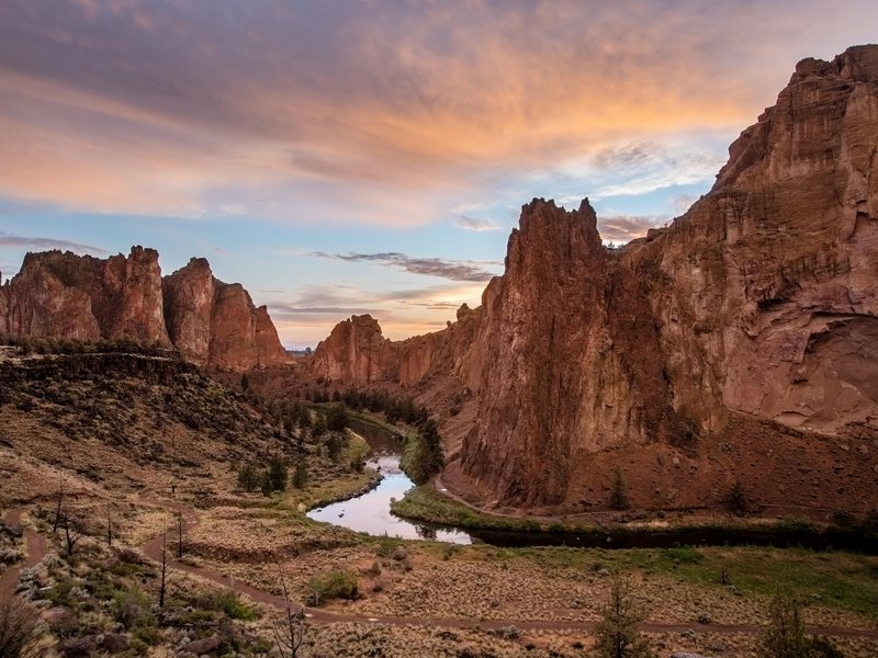 Smith Rock State Park_CREDIT Travel Oregon photographer Katie Falkenberg